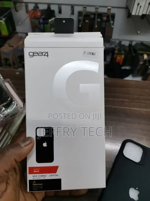 GEAR4 Rio iPhone 11 Pro Max Case - Black