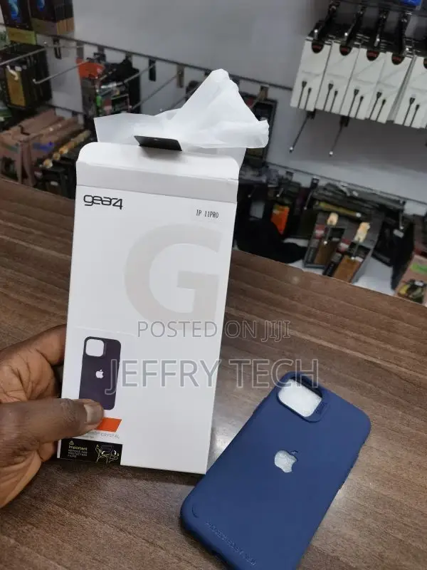 GEAR4 Rio iPhone 11 Pro Case - Blue