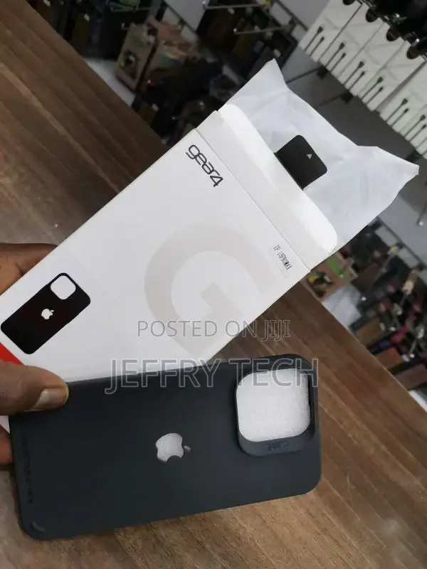iPhone 15 PRO MAX Gear4 D3O Rio Snap Case - Black
