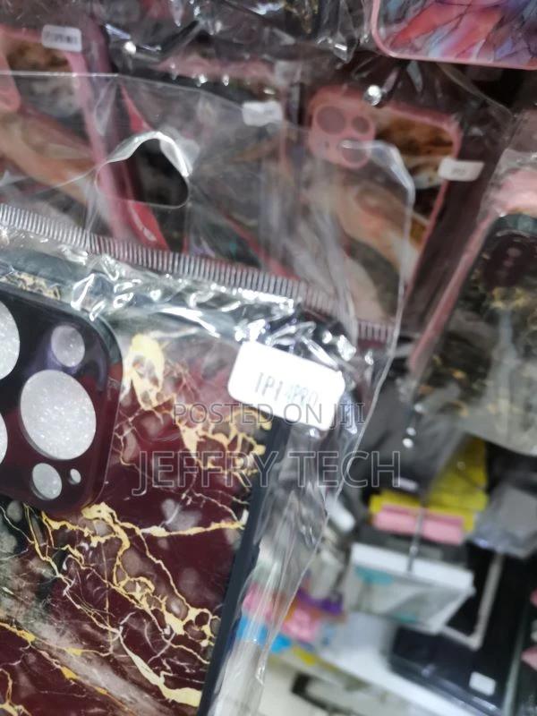 Marble iPhone 14 Pro Case Black - thumbnail 4