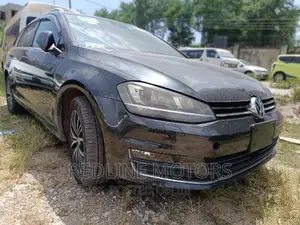 Volkswagen Golf TSI SE 4-Door FWD 2016 Black