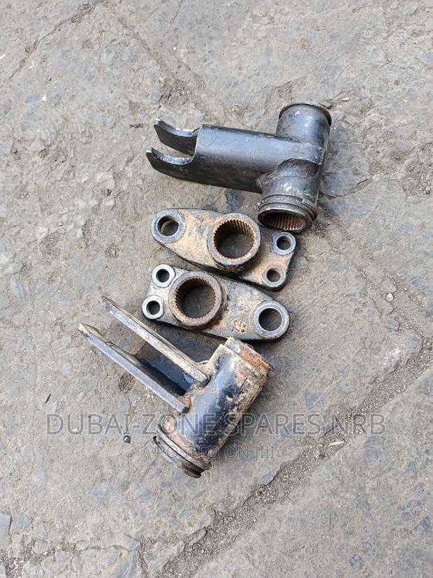 Hardbody 2 4-Wheel-Drive Rear and Front Torsion Bar Axle.