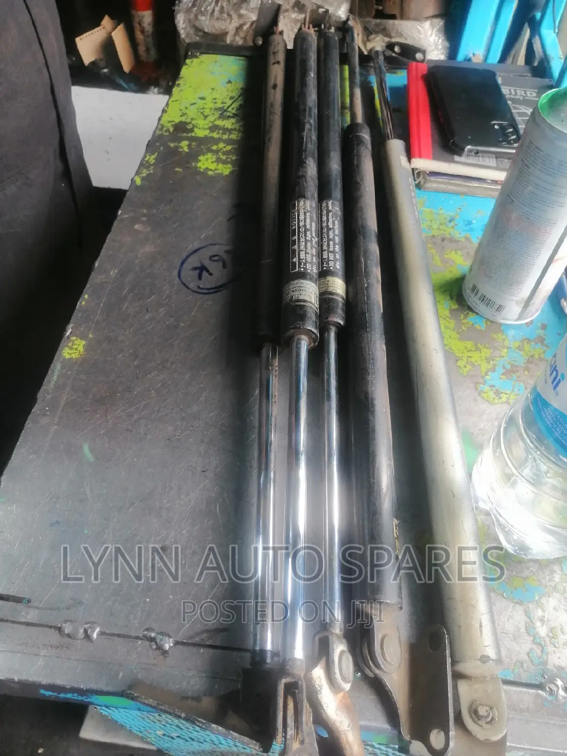 Toyota Shark 3l/5l Rear Boot Shock