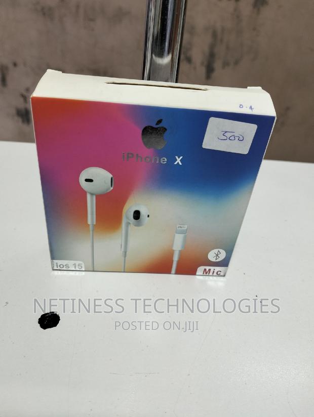 Earpods With With Remote and Mic - main view