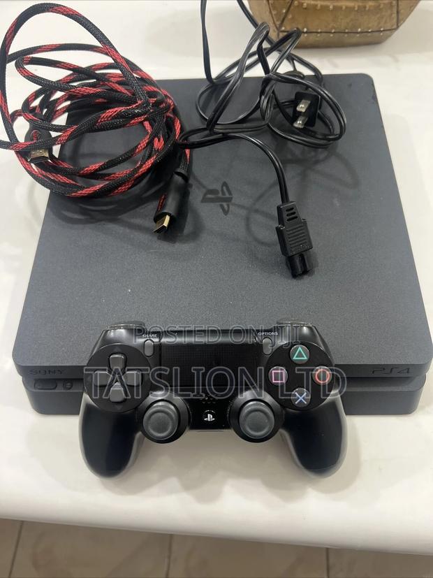 Ps 4 Slim With 1 Controller - main view