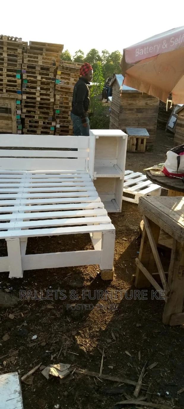 4 by 6 Pallet Bed - main view