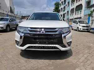 Mitsubishi Outlander 2.0 PHEV AWD 2016 Pearl