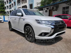 Mitsubishi Outlander 2.0 PHEV AWD 2016 Pearl