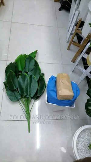 Plant Artificial +Plastic Vase and Pebble Stones