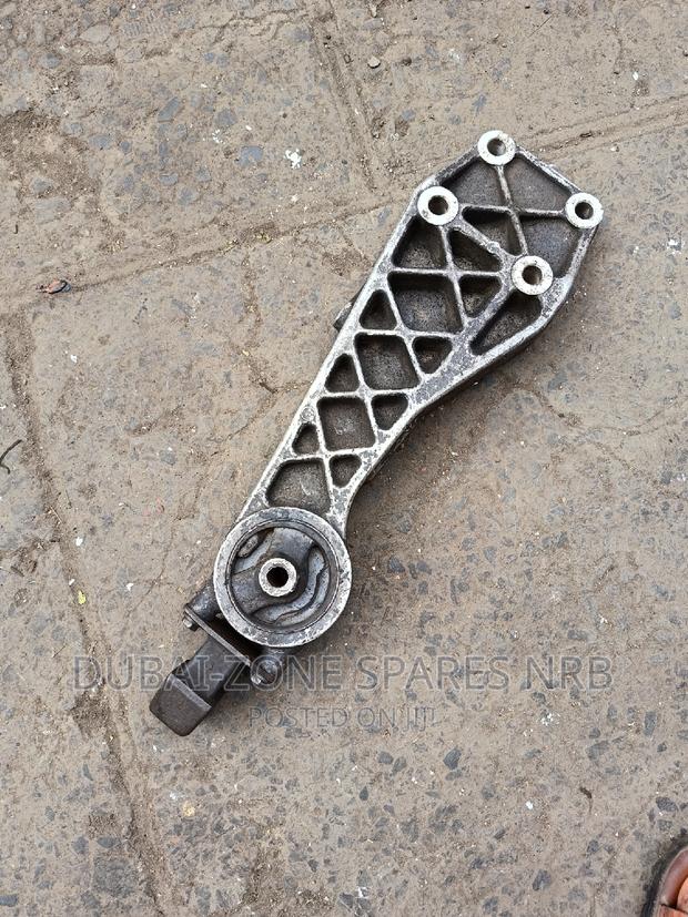 Voxy, Ipsum,Noah, Vanguard Rav 4 Differential Arms/Mounts. - thumbnail 4