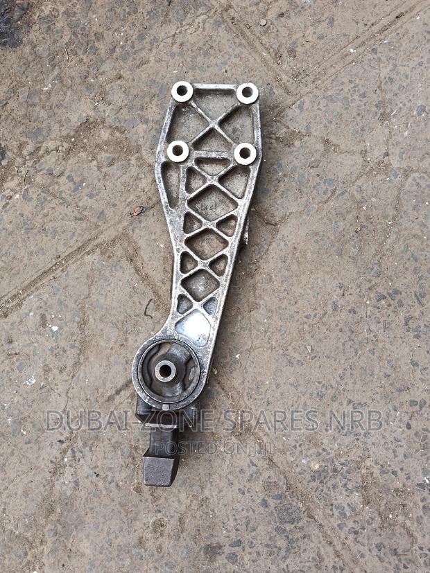 Voxy, Ipsum,Noah, Vanguard Rav 4 Differential Arms/Mounts. - main view