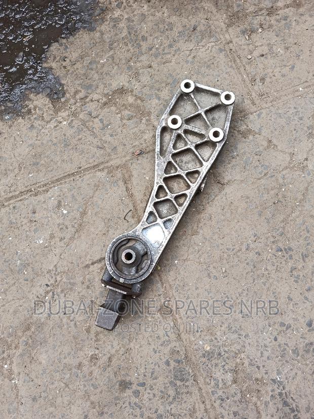 Voxy, Ipsum,Noah, Vanguard Rav 4 Differential Arms/Mounts. - thumbnail 2