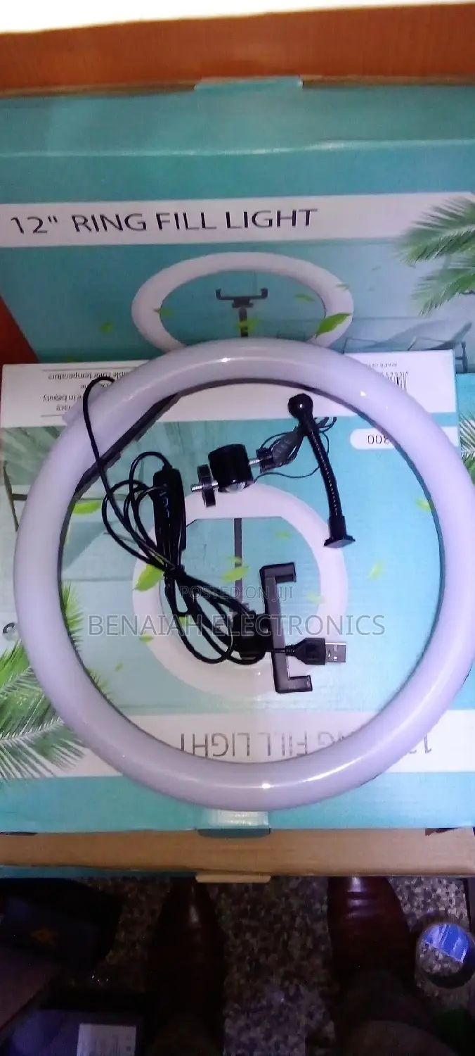 12 Inches Fill Light Blacket.Three Led Right Mode