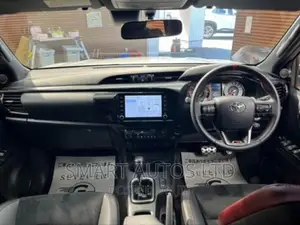 Toyota Hilux 2021 White
