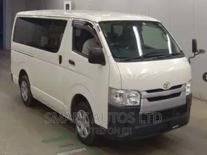 Toyota HiAce 2016 White