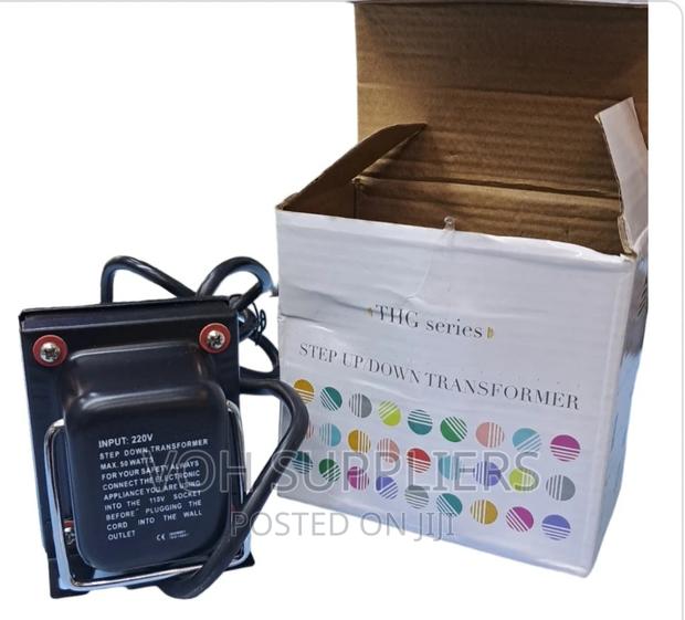 220v/240v- 110/120v Step Up and Step Down Transformer . - main view
