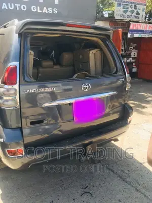 Prado 120 Rear Windscreen