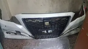 Front Bumper Crown 2018 Hybrid