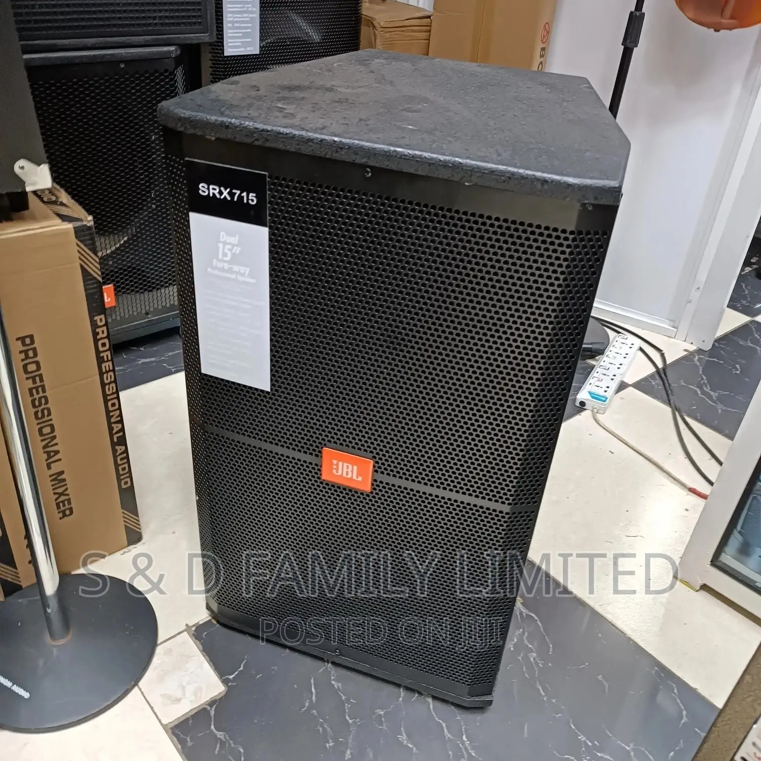 SRX 715 JBL
