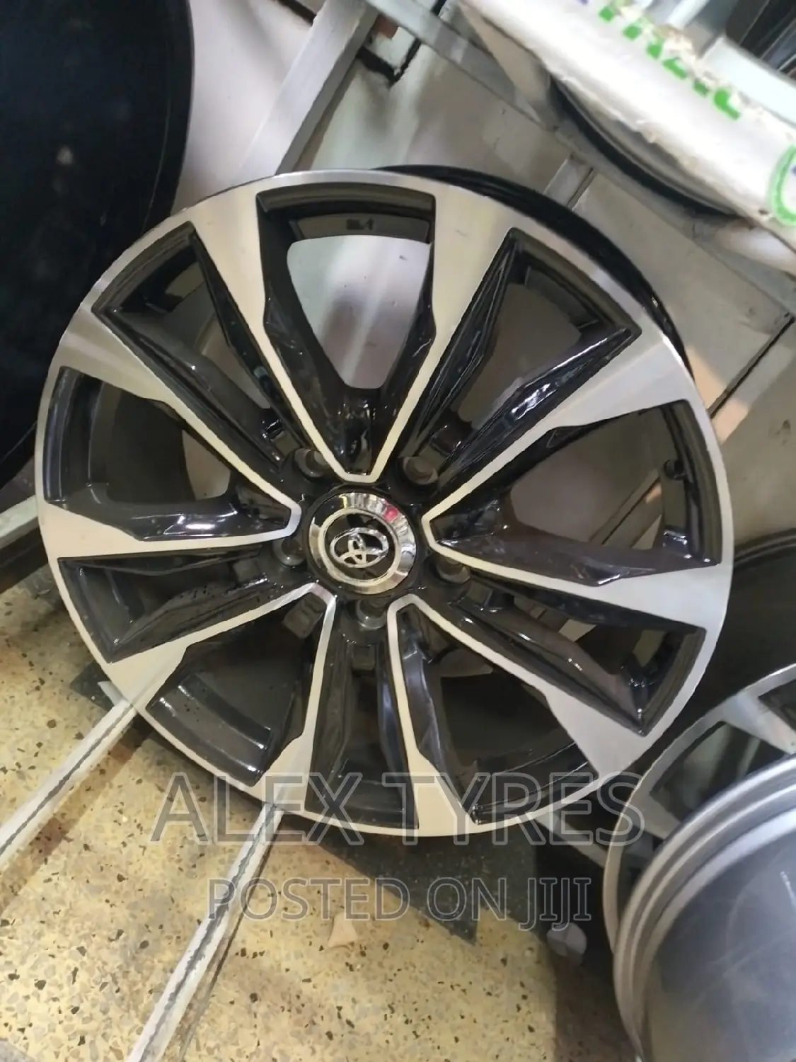 Size 20 Inches Landcruiser V8 Alloy Brand-New Rims