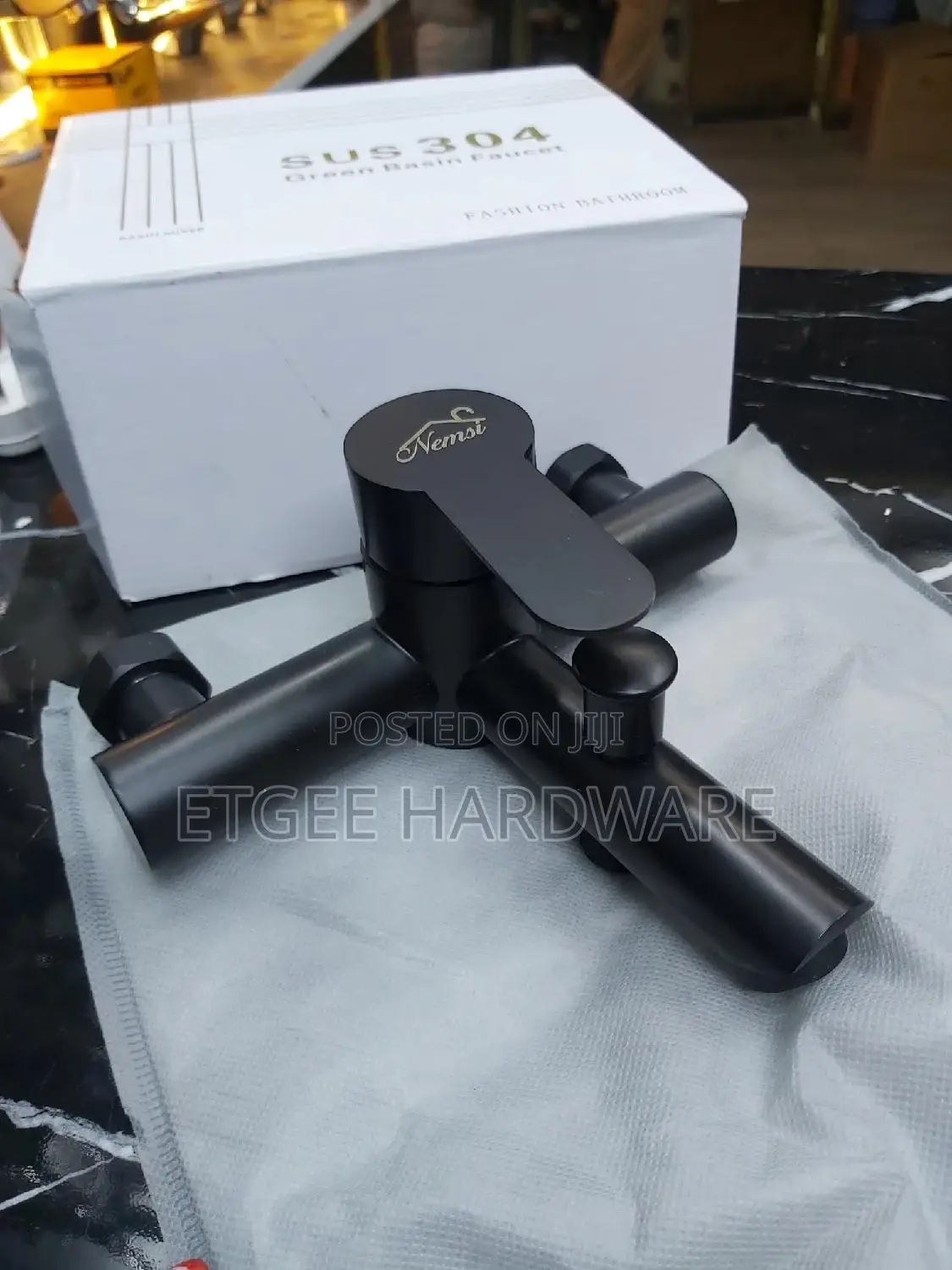 Black Bathtub Mixer
