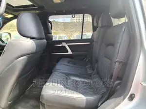 Toyota Land Cruiser 4.6 V8 ZX 2016 Silver