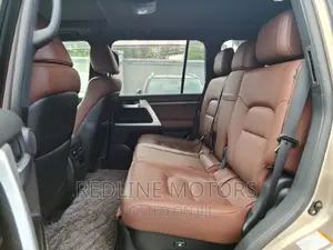 Toyota Land Cruiser 4.6 V8 ZX 2016 Gold