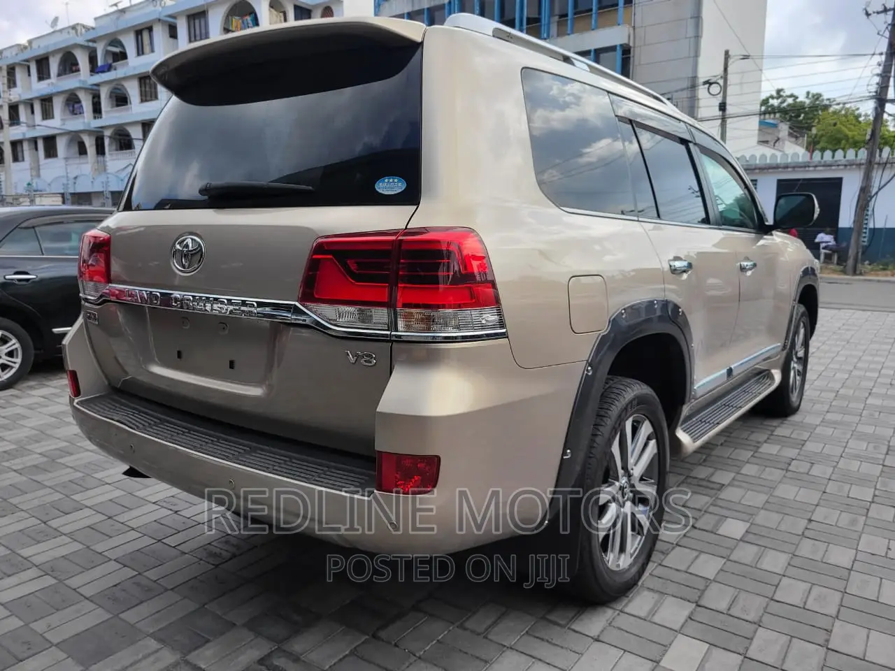 Toyota Land Cruiser 4.6 V8 ZX 2016 Gold
