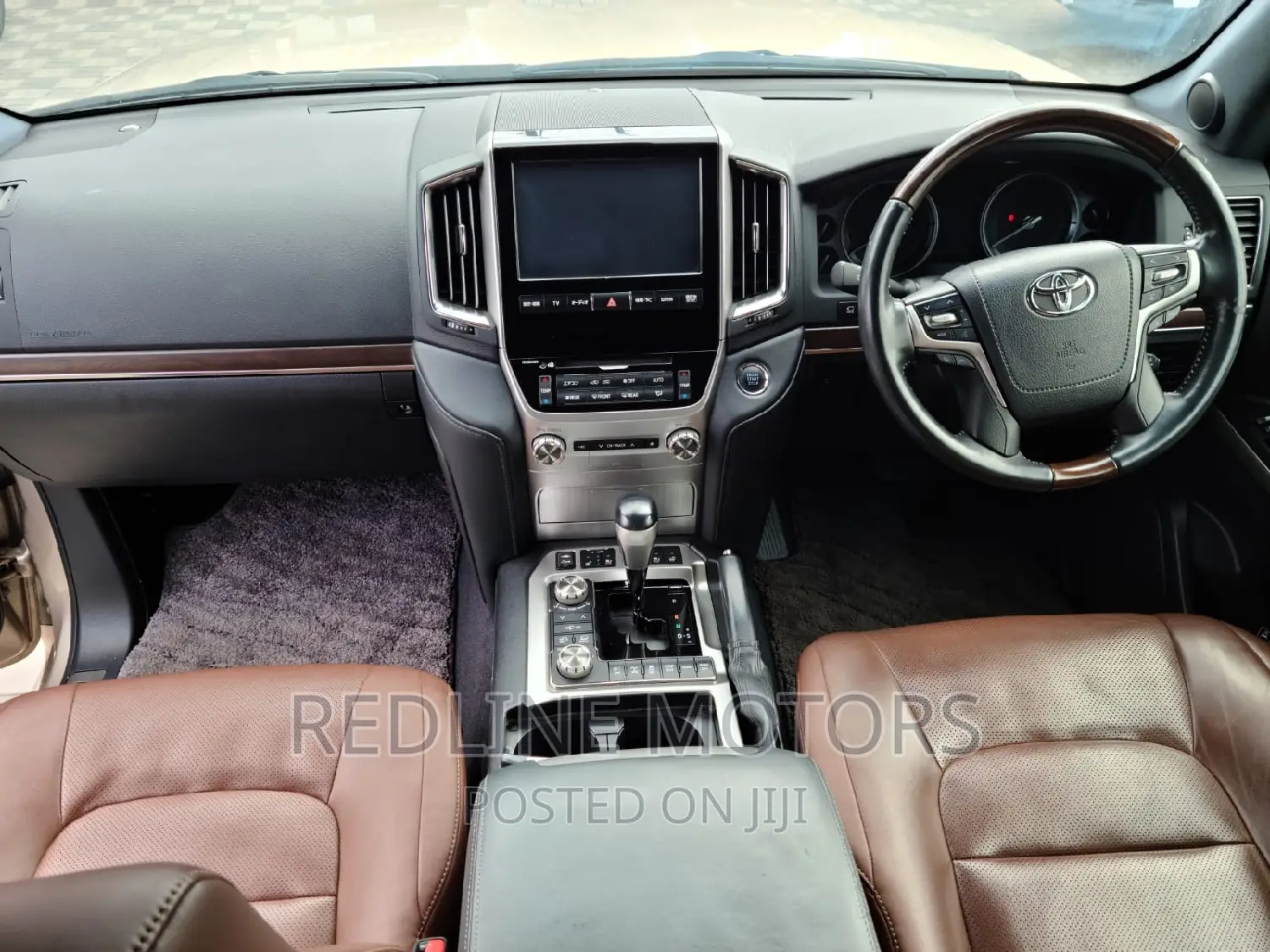Toyota Land Cruiser 4.6 V8 ZX 2016 Gold