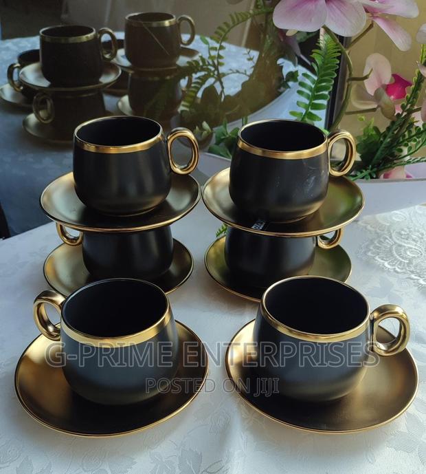 Classy Golden Cups - thumbnail 3