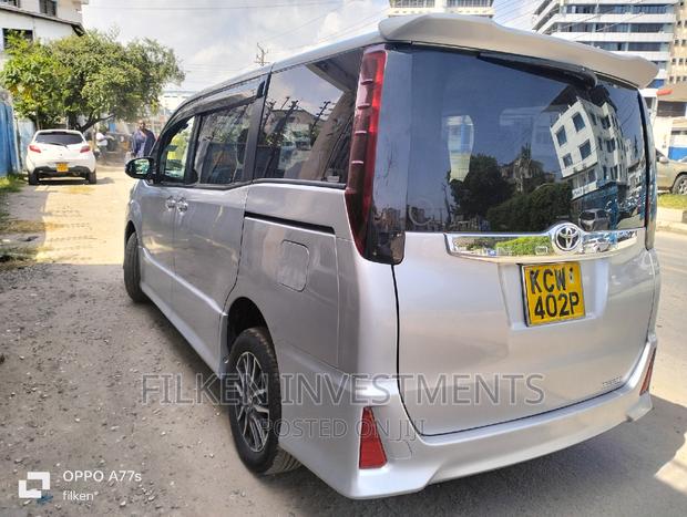 Toyota Voxy 2014 Silver - thumbnail 3