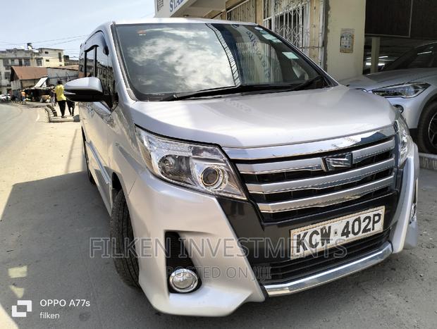 Toyota Voxy 2014 Silver - thumbnail 8