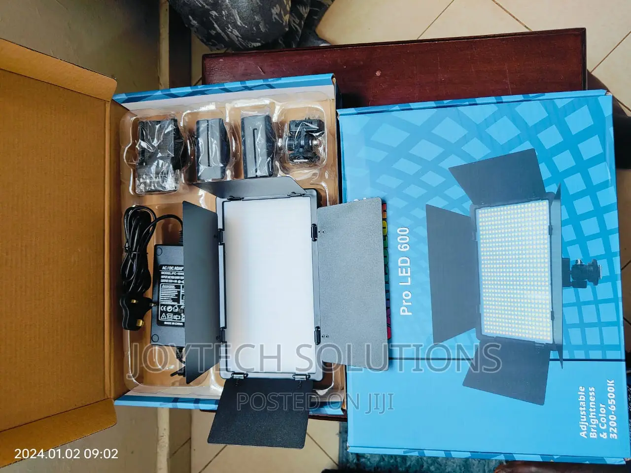 Unique Pro Led 600 Photo and Video Led Light
