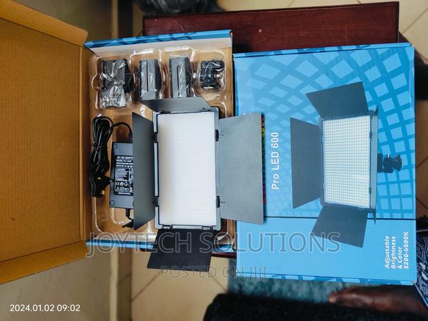 Led 600 Professional Photo Video Light With All Accessories