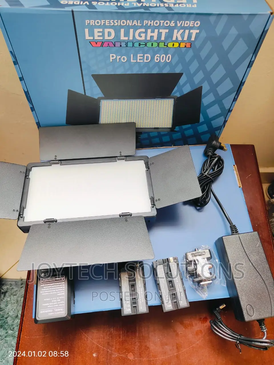 New Photo and Video LED Light KIT Varicolor PRO LED 600