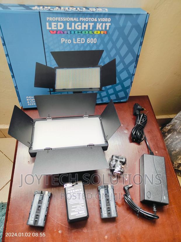 Bland New Led Uc 600professional Photo Video Led Light Kit
