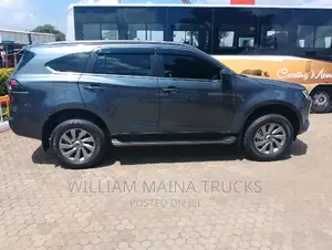 New Isuzu MU-X 2024 Gray