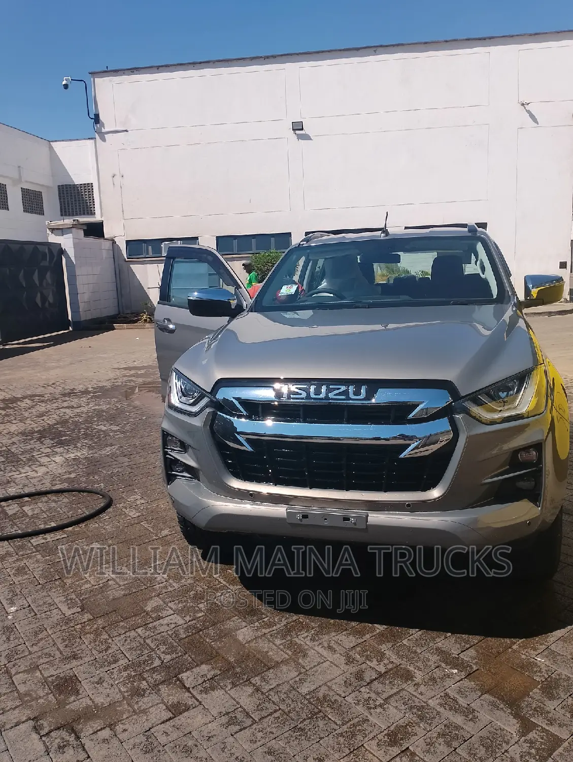 New Isuzu MU-X 2024 Gray