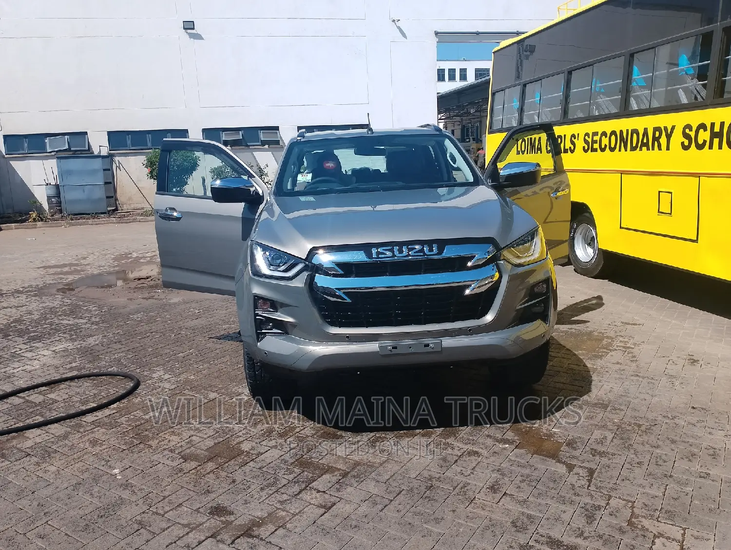 New Isuzu MU-X 2024 Gray