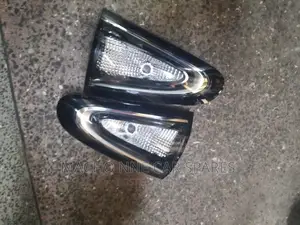 Toyota Sienta 2018 Bootlight(Shiny)