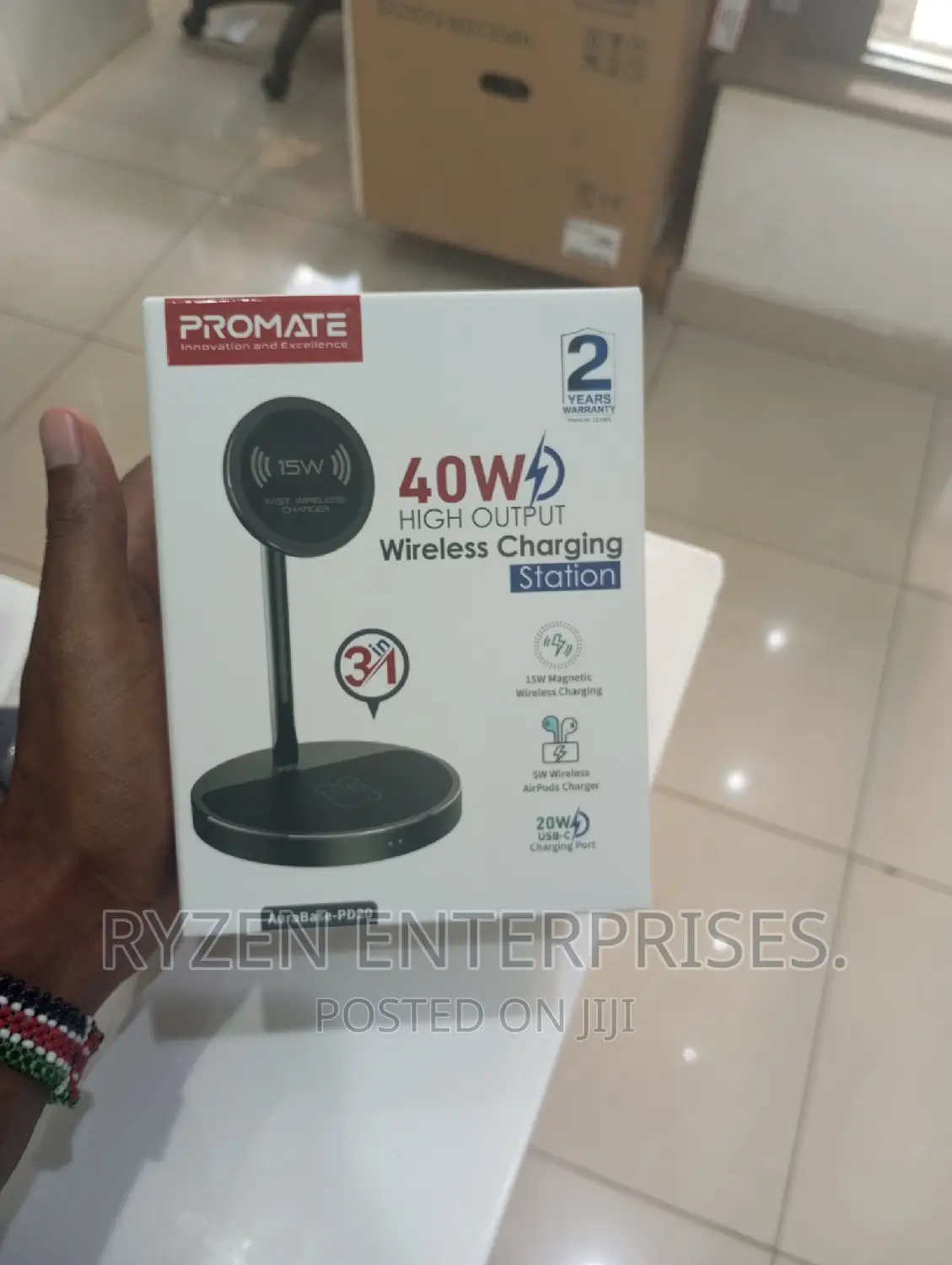 Wireless Charging Station/ Promate 3 in 1 Wireless Charger.