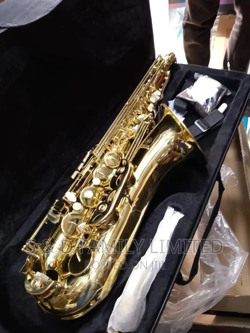 Yamaha Tenor Saxophone Gold Lacquer Finish