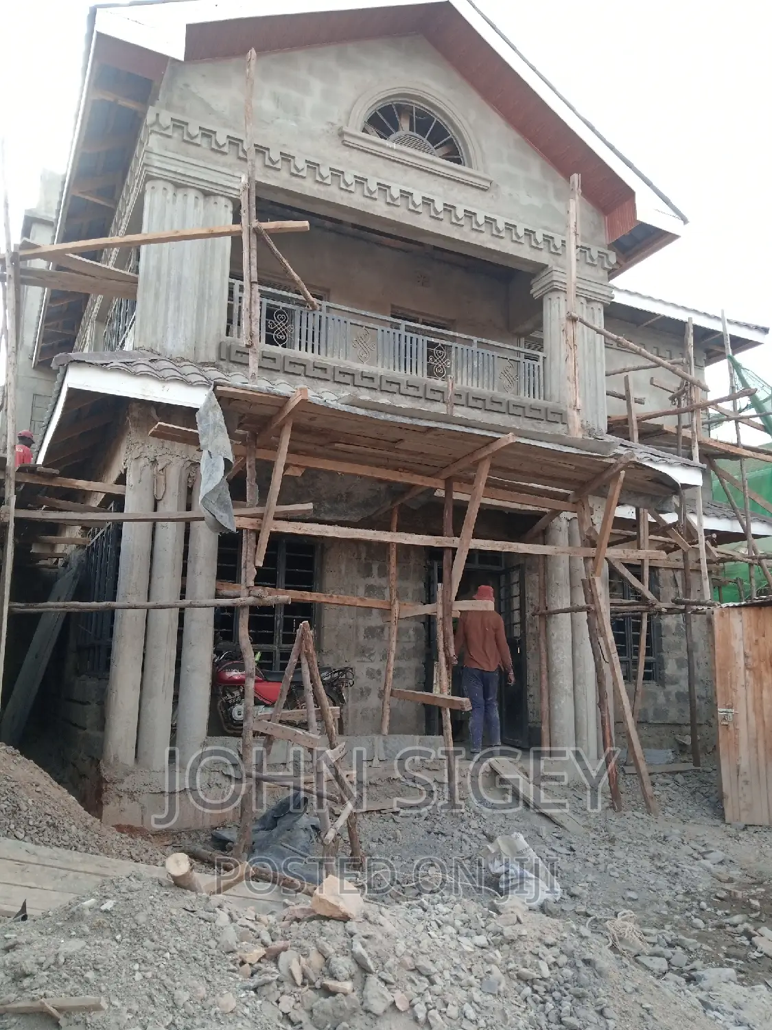 Excellent Plastering, Mouldings and Key Decorations