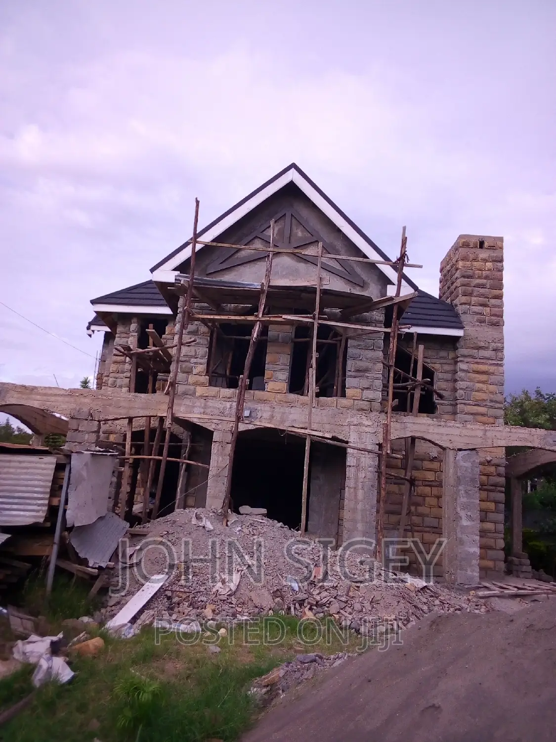 Excellent Plastering, Mouldings and Key Decorations