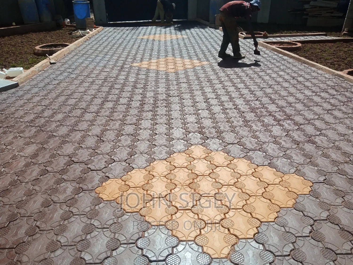 Excellent Plastering, Mouldings and Key Decorations