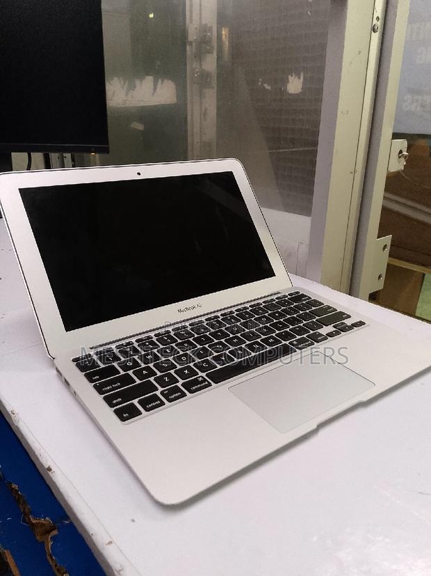 Laptop Apple MacBook Air 4GB Intel Core I5 SSD 128GB - thumbnail 3