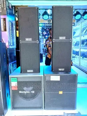 Public Adress Set 4 Tops 2 Subwoofer