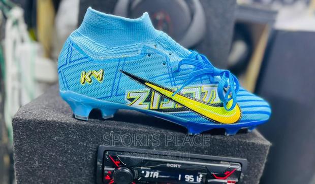 Mbappe's Current Air Zoom KY Football Boots - main view