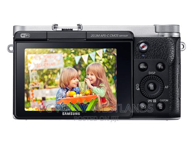 Samsung NX3000 Mirrorless Digital Camera With 16-50mm Lens - thumbnail 4