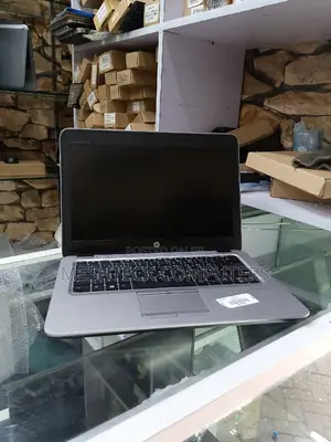 Laptop HP EliteBook 820 G3 8GB Intel Core I5 SSD 256GB